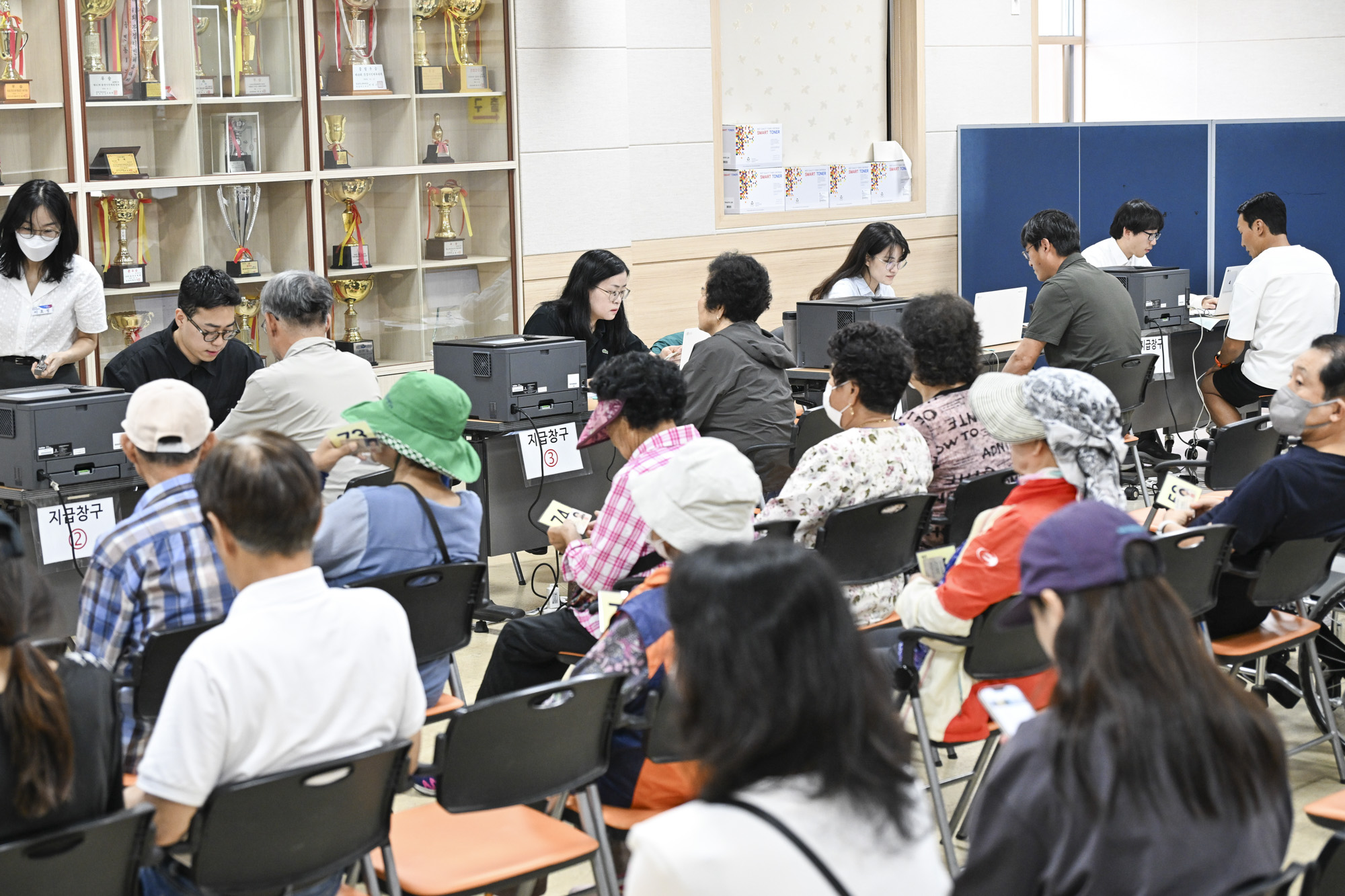 김학홍 문경시장,‘고유가 위기대응 지원금’신청 현장 방문 격려